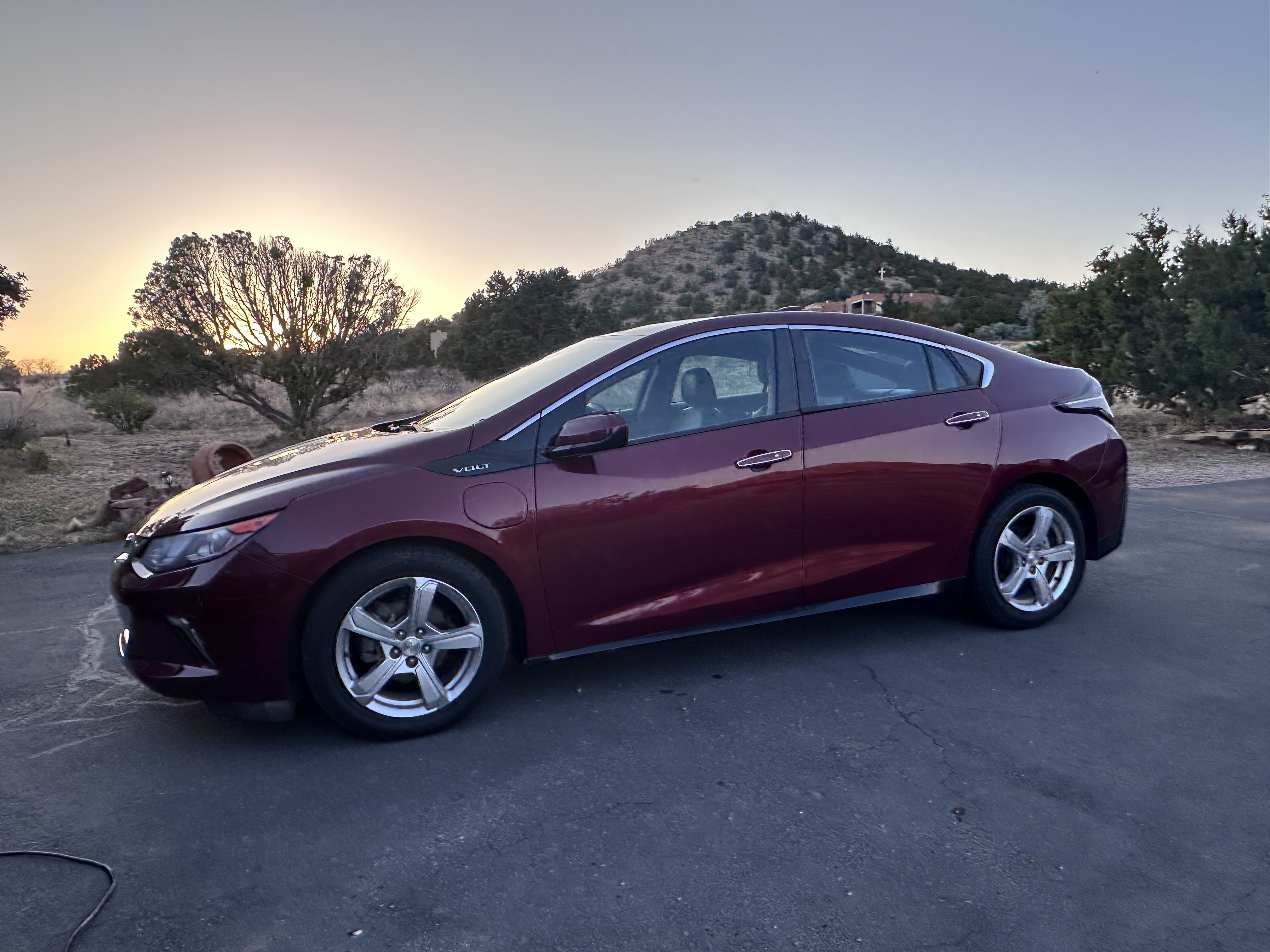 2017 Chevrolet Volt LT's photo